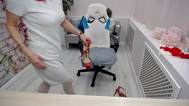 Snapshot of Cutie_Asya chatting on 02.05.25 Cutie Asya online show from 02.05.25