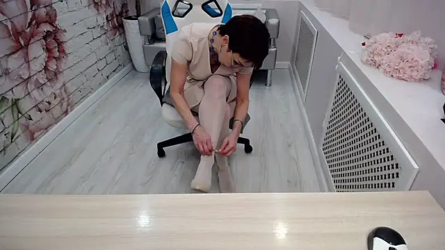 Snapshot of Cutie_Asya chatting on 02.13.25 Cutie Asya online show from 02.13.25