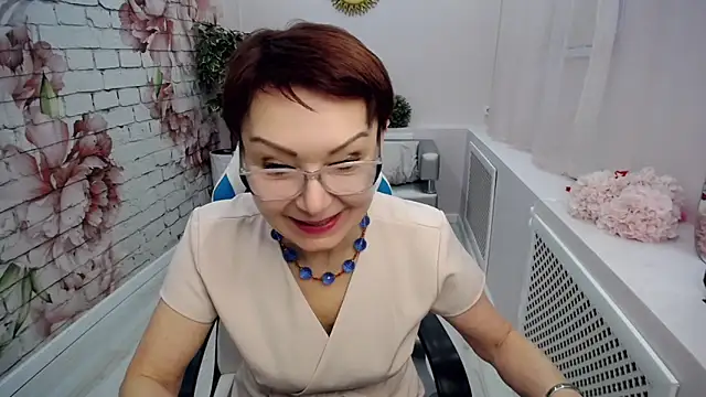 Snapshot of Cutie_Asya chatting on 02.13.25 Cutie Asya online show from 02.13.25