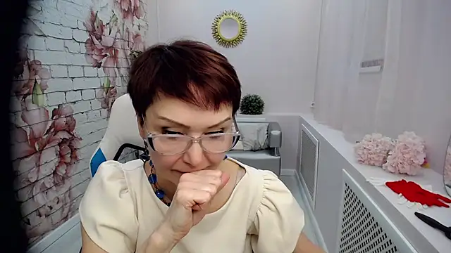 Snapshot of Cutie_Asya chatting on 02.18.25 Cutie Asya online show from 02.18.25