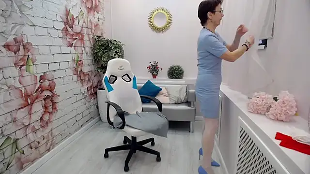 Snapshot of Cutie_Asya chatting on 02.21.25 Cutie Asya online show from 02.21.25