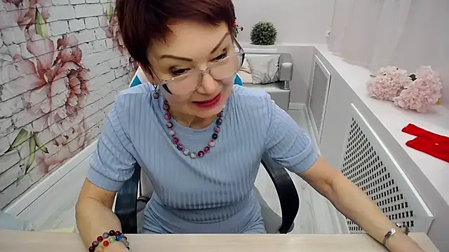 Snapshot of Cutie_Asya chatting on 02.21.25 Cutie Asya online show from 02.21.25