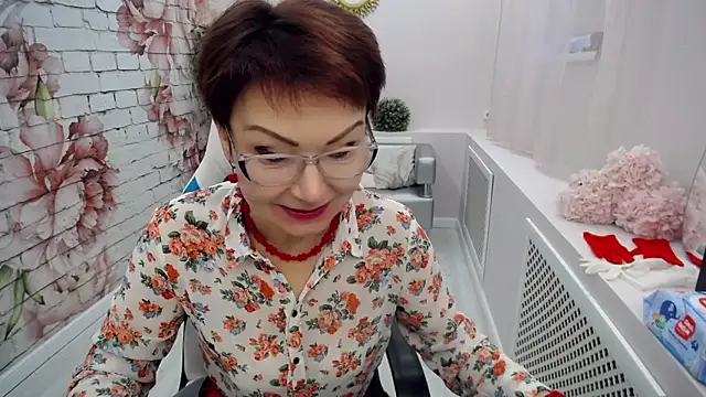 Snapshot of Cutie_Asya chatting on 02.24.25 Cutie Asya online show from 02.24.25