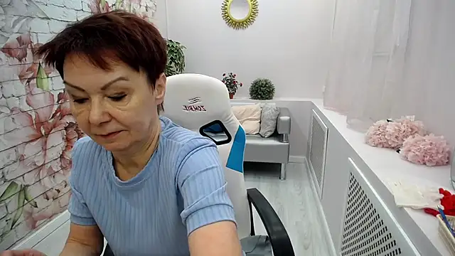 Snapshot of Cutie_Asya chatting on 03.10.25 Cutie Asya online show from 03.10.25