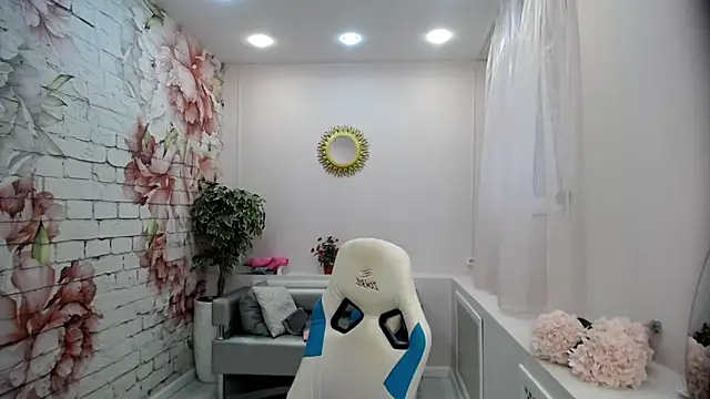 Snapshot of Cutie_Asya chatting on 10.01.25 Cutie Asya online show from 10.01.25