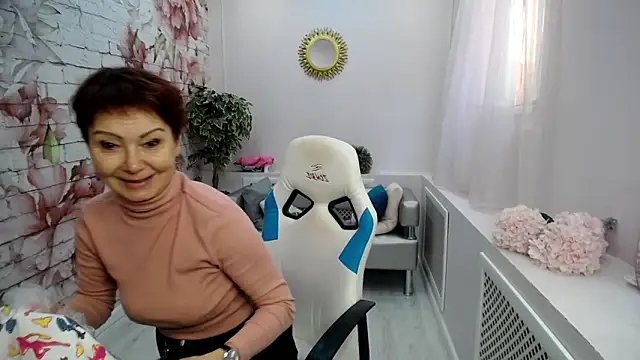 Snapshot of Cutie_Asya chatting on 10.02.25 Cutie Asya online show from 10.02.25