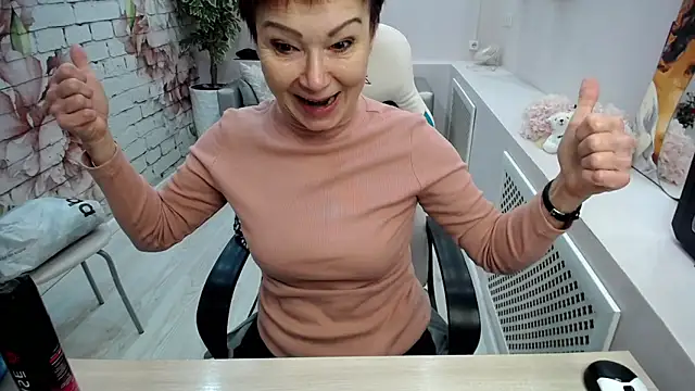 Snapshot of Cutie_Asya chatting on 11.20.25 Cutie Asya online show from 11.20.25