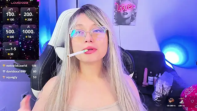 Snapshot of blackberrys_ chatting on 01.04.25 blackberrys  online show from 01.04.25