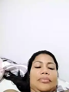 KarenGuzman  online show from 01.04.25