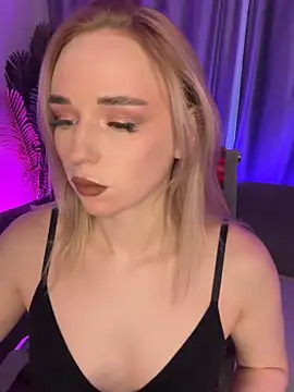 Snapshot of Eva_Millss chatting on 01.05.25 Eva Millss online show from 01.05.25