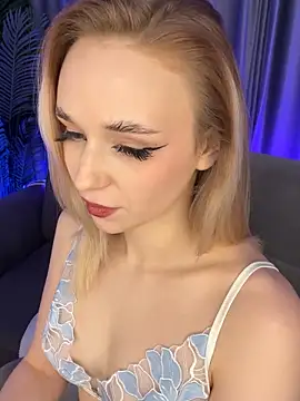 Snapshot of Eva_Millss chatting on 02.08.25 Eva Millss online show from 02.08.25