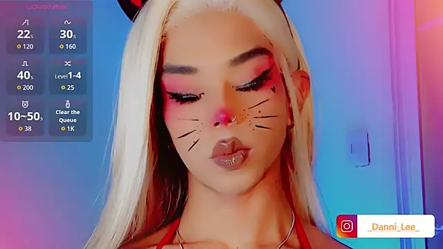 DanniLee  online show from 10.31.25