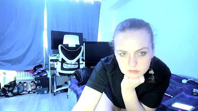 ENGLISHEMILY 69 online show from 01.22.25