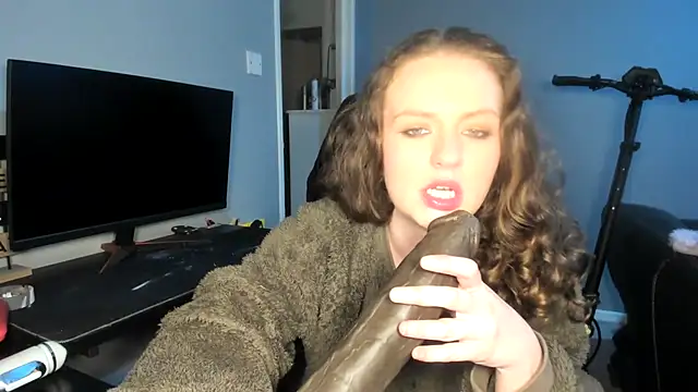 ENGLISHEMILY 69 online show from 02.20.25