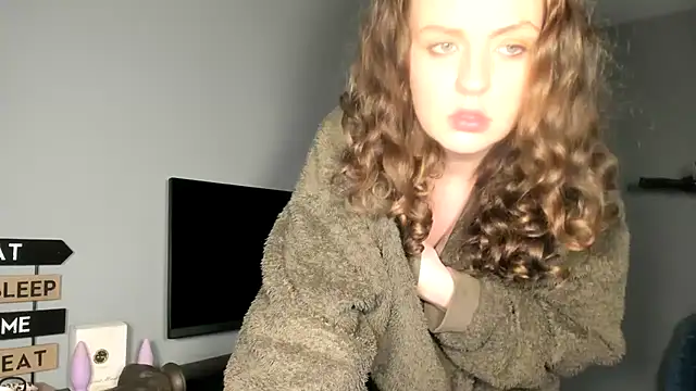 ENGLISHEMILY 69 online show from 03.05.25