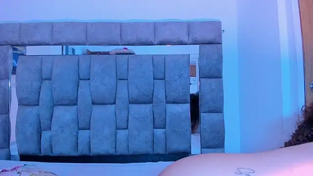 zulyjones online show from 02.21.25