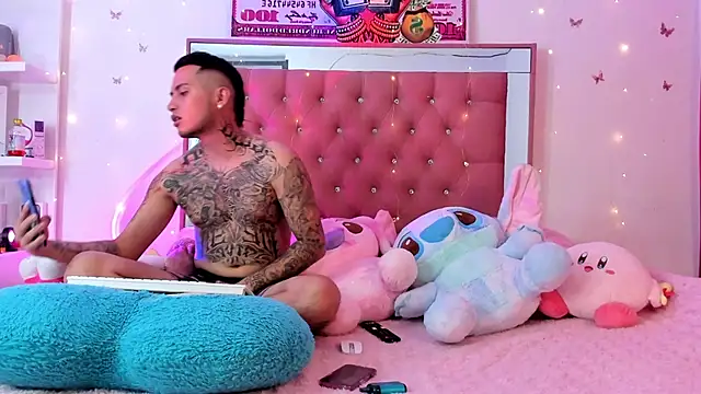 Snapshot of tamy_ian chatting on 12.15.24 tamy ian online show from 12.15.24