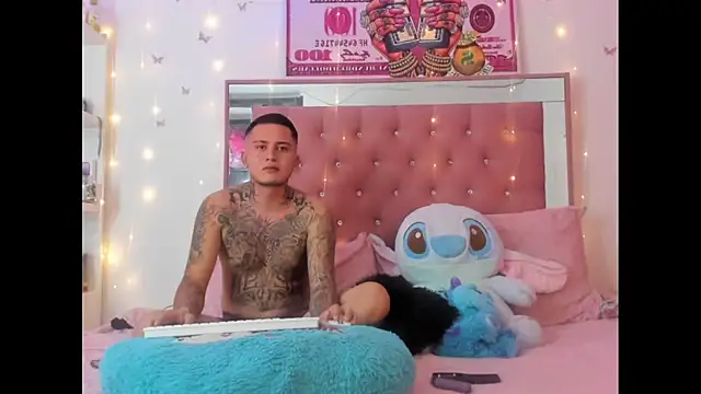 Snapshot of tamy_ian chatting on 03.21.25 tamy ian online show from 03.21.25