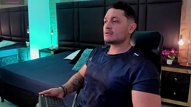 JossAckland online show from 02.15.25