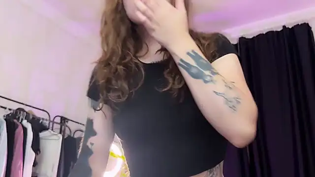 Snapshot of PaulaPratt chatting on 12.03.24 PaulaPratt online show from 12.03.24