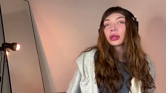 Snapshot of PaulaPratt chatting on 03.12.25 PaulaPratt online show from 03.12.25