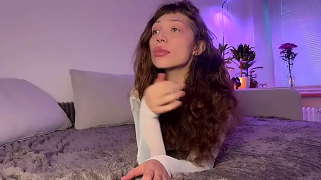 Snapshot of PaulaPratt chatting on 11.22.25 PaulaPratt online show from 11.22.25