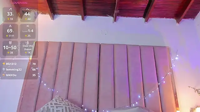 VICTORIA RASH online show from 01.08.25