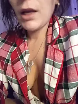 Snapshot of xx_Dreamloveme chatting on 11.21.25 xx Dreamloveme online show from 11.21.25