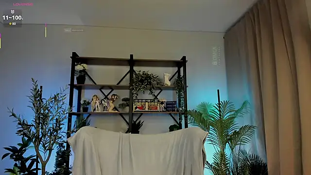 careful i bite nya online show from 10.18.25