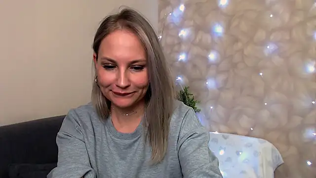 Snapshot of Sunny_bunny6 chatting on 12.11.24 Sunny bunny6 online show from 12.11.24