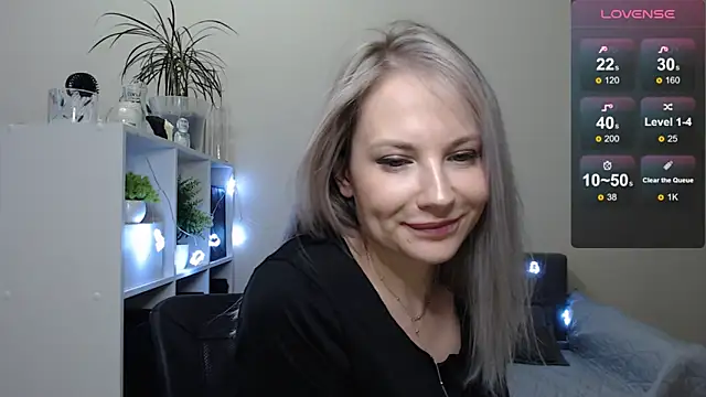 Snapshot of Sunny_bunny6 chatting on 12.16.24 Sunny bunny6 online show from 12.16.24