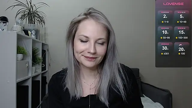 Snapshot of Sunny_bunny6 chatting on 12.16.24 Sunny bunny6 online show from 12.16.24