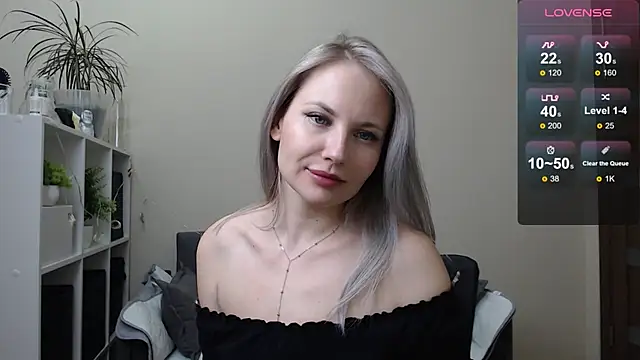 Snapshot of Sunny_bunny6 chatting on 12.16.24 Sunny bunny6 online show from 12.16.24