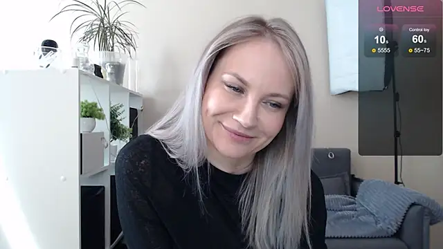 Snapshot of Sunny_bunny6 chatting on 12.20.24 Sunny bunny6 online show from 12.20.24