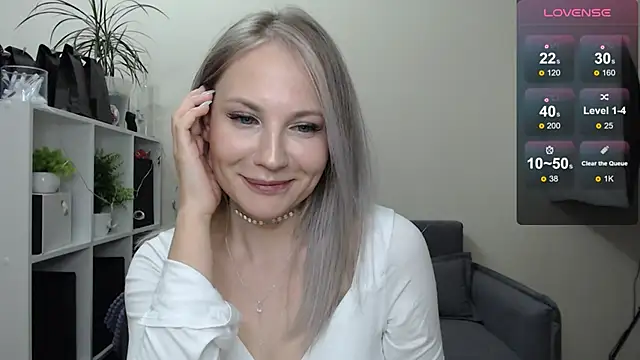 Snapshot of Sunny_bunny6 chatting on 12.28.24 Sunny bunny6 online show from 12.28.24