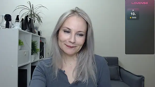 Snapshot of Sunny_bunny6 chatting on 01.03.25 Sunny bunny6 online show from 01.03.25