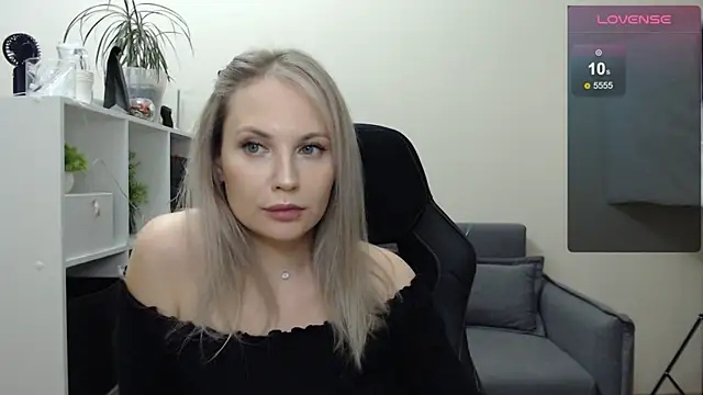 Snapshot of Sunny_bunny6 chatting on 01.14.25 Sunny bunny6 online show from 01.14.25