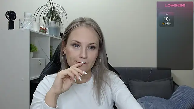 Snapshot of Sunny_bunny6 chatting on 01.20.25 Sunny bunny6 online show from 01.20.25