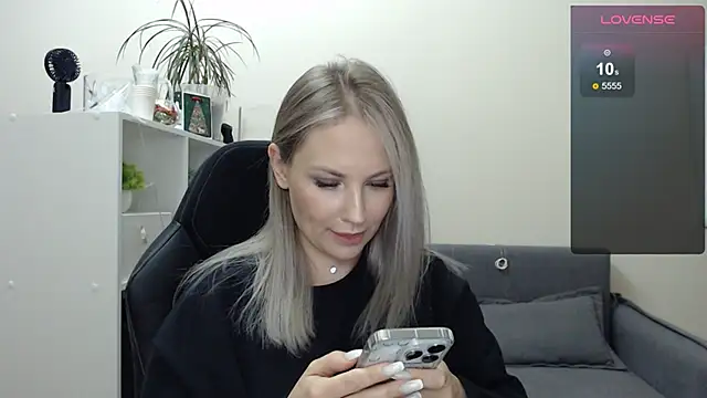 Snapshot of Sunny_bunny6 chatting on 01.22.25 Sunny bunny6 online show from 01.22.25