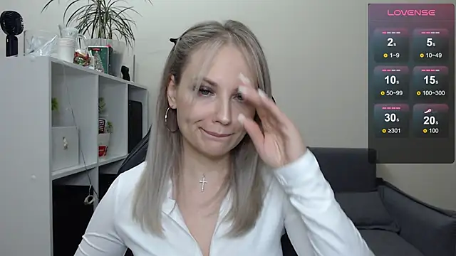 Snapshot of Sunny_bunny6 chatting on 01.26.25 Sunny bunny6 online show from 01.26.25