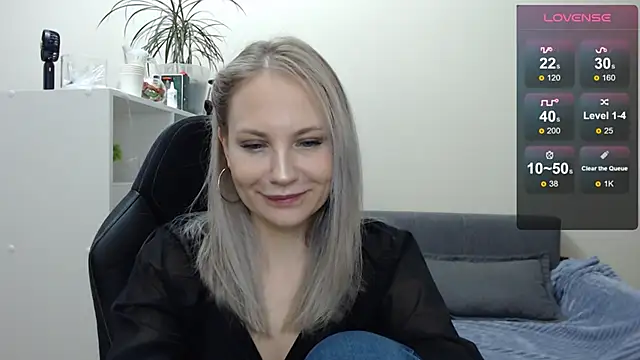 Snapshot of Sunny_bunny6 chatting on 01.31.25 Sunny bunny6 online show from 01.31.25