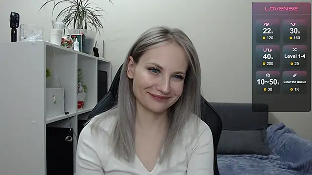 Snapshot of Sunny_bunny6 chatting on 02.01.25 Sunny bunny6 online show from 02.01.25