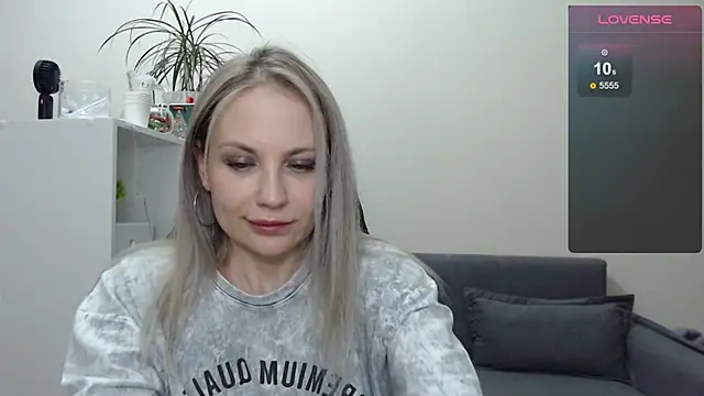 Snapshot of Sunny_bunny6 chatting on 02.07.25 Sunny bunny6 online show from 02.07.25