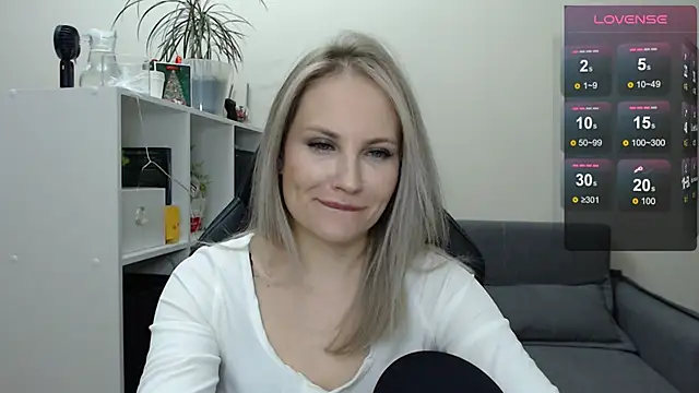 Snapshot of Sunny_bunny6 chatting on 02.11.25 Sunny bunny6 online show from 02.11.25