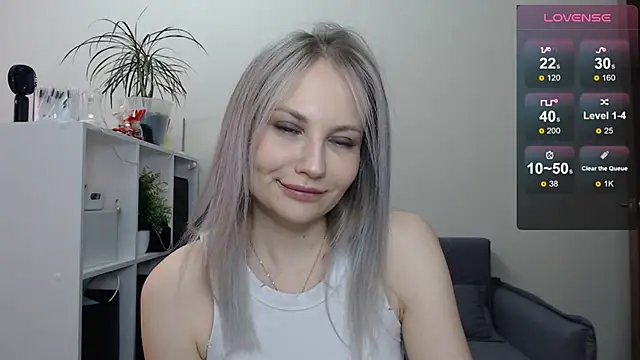 Snapshot of Sunny_bunny6 chatting on 03.05.25 Sunny bunny6 online show from 03.05.25