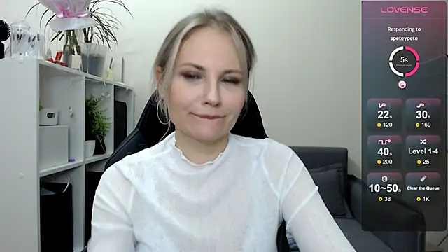 Snapshot of Sunny_bunny6 chatting on 03.17.25 Sunny bunny6 online show from 03.17.25