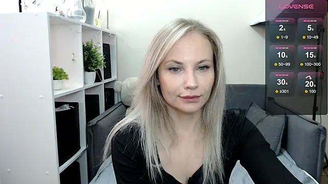 Snapshot of Sunny_bunny6 chatting on 09.19.25 Sunny bunny6 online show from 09.19.25