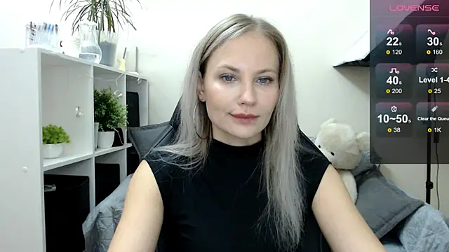 Snapshot of Sunny_bunny6 chatting on 10.01.25 Sunny bunny6 online show from 10.01.25