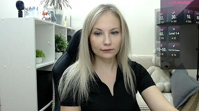 Snapshot of Sunny_bunny6 chatting on 11.03.25 Sunny bunny6 online show from 11.03.25