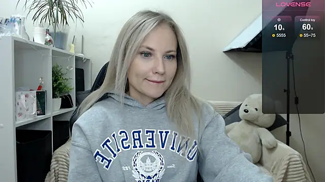 Snapshot of Sunny_bunny6 chatting on 11.27.25 Sunny bunny6 online show from 11.27.25